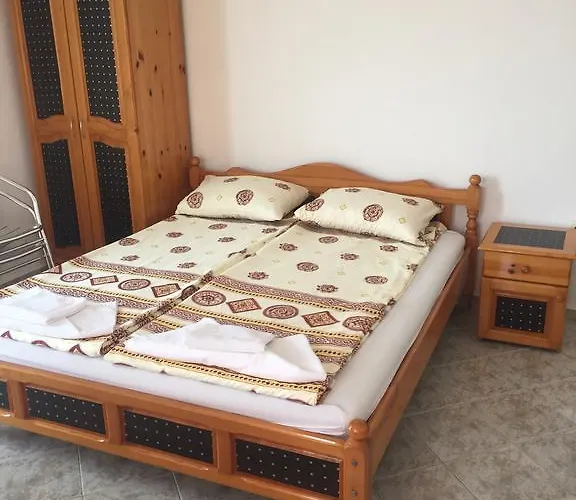 Konukevi Complex Laguna-kantardzhiev Primorsko