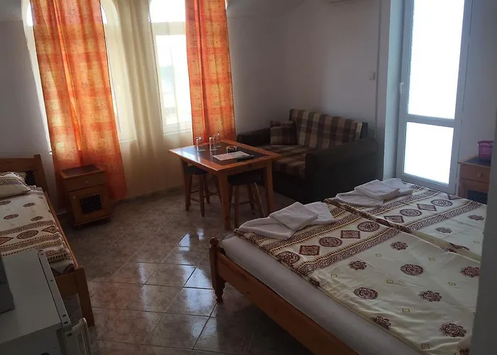 ゲストハウス Complex Laguna-kantardzhiev