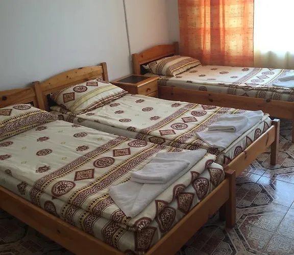 Konukevi Complex Laguna-kantardzhiev 3*